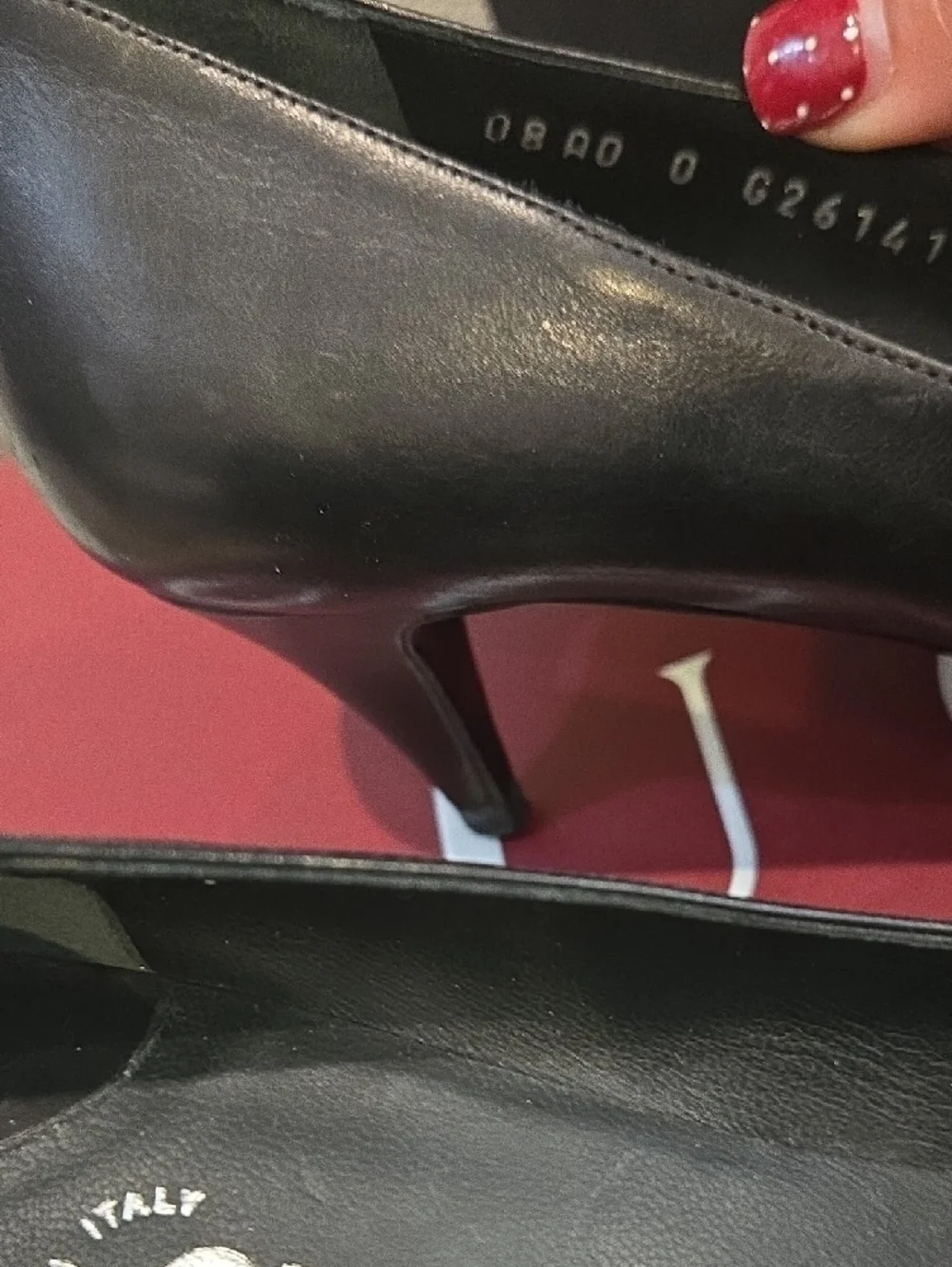 CHANEL Black Leather Women's Flats - Classic Round Toe - Picture 12 of 16